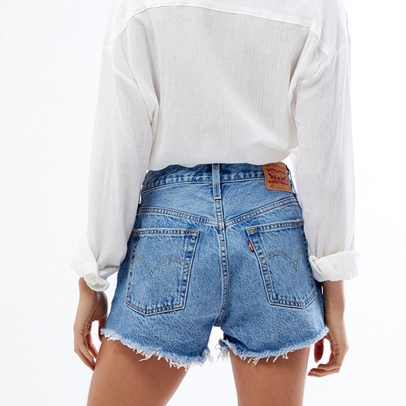 Levi 501 Cutoff Denim High Rise Button Fly 100% Cotton Shorts, Size 32 3” inseam - Picture 2 of 8